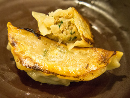 gyoza_in_maruyoshi.jpg