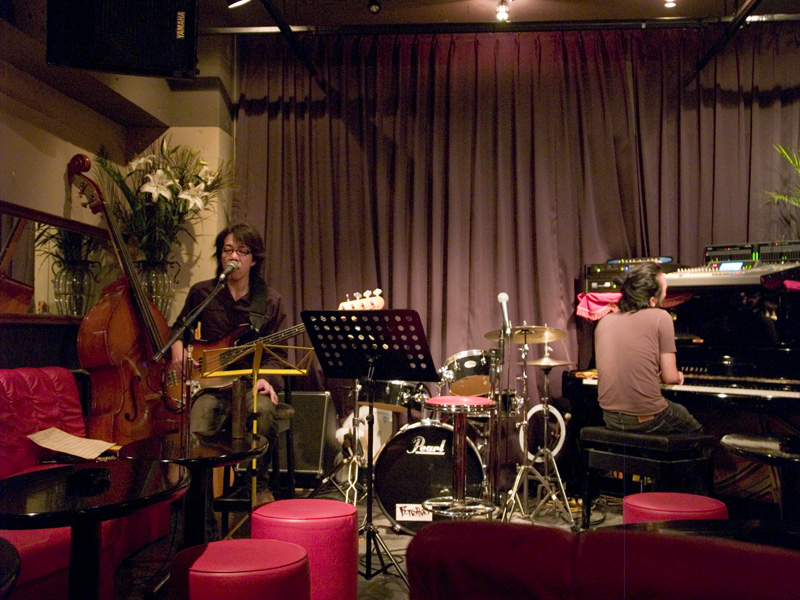 su_kawa02_vocal_adue_g.jpg
