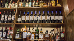 wiskey-shelf_ichiwa.jpg
